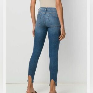 Frame Le Skinny de Jeanne Carved Heal in Garland Stretch Jeans. 29
